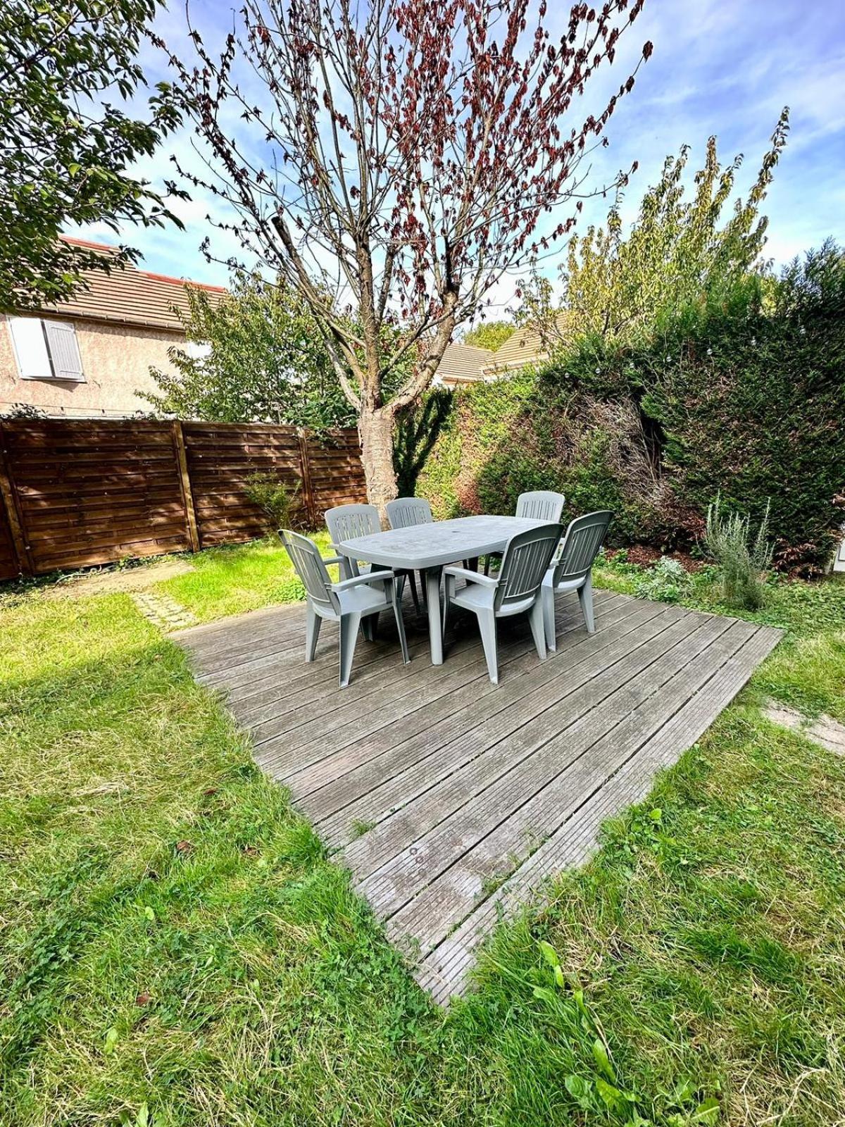 Appartement Calme Avec Jardin Proche De Paris Evry-Gregy-sur-Yerre Exterior foto